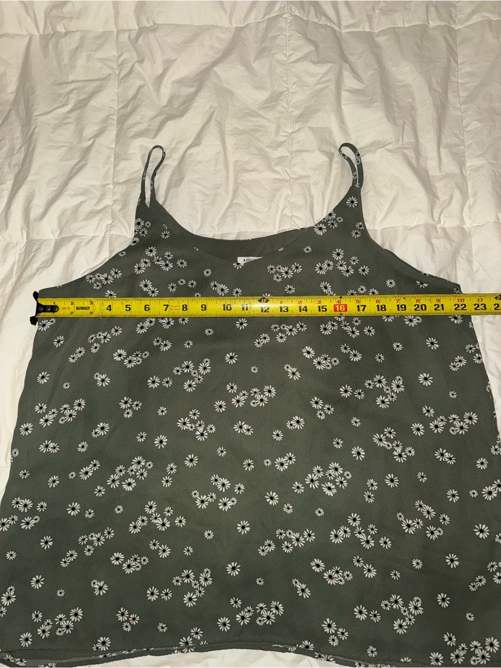 Reitmans R Essentials Olive Green Daisy Floral Cami Tank Top - Size XXL - Picture 5 of 8